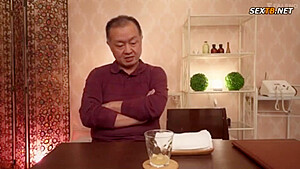 08255 Married woman x massage