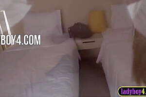 3 Amateur Ladyboys Fuck In A Foursome With A Very Lucky Guy In His Room