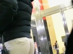 A compelling street candid video