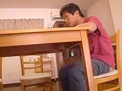 01190,A woman in serious agony