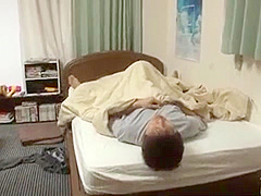 01190,A woman in serious agony