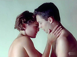 Adriana Ugarte - Castillos de carton - 3some