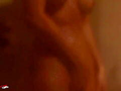 Alice Kelly - Amazing Erotic Bath Masturbation