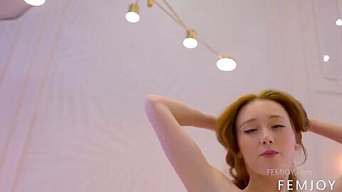 Alice Mido Tempting