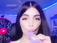 Alinaarose Dildo Sucking