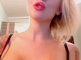 Amateur Cam Busty Tattooed Blonde Babe Big Dildo Fun