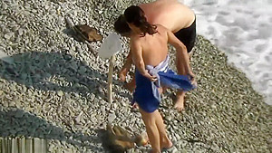 Amateur Girl Masturbating On Public Beach