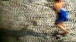 Amateur Girl Masturbating On Public Beach