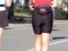 Amateur girl teases cameraman with her candid booty 01b