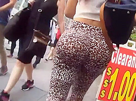 Amazing Big Ass in Leopard Leggings Street 2