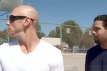 Ambrosial busty MILF Veronica Rayne enjoy ass drilling