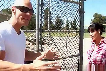 Ambrosial busty MILF Veronica Rayne enjoy ass drilling