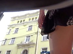 Bajo Falda 11