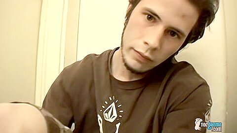 Barefoot Boy Delivers Some Juice - Nailz
