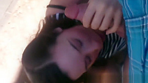 Beautiful Girl Gives Outdoor Blowjob With Facial