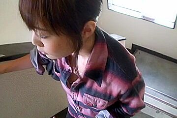 Beautiful japanese brunette downblouse vid