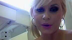 Behind the Scenes Masturbation With Kelly Surfer