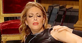 Belle bourgeoise fait son petit porno