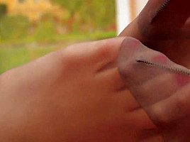 Best polish nyloned feet