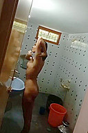Bhabhi Shaving Video In Bathroom - Leaked Desi