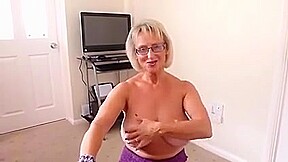 Big boobs mature handjob