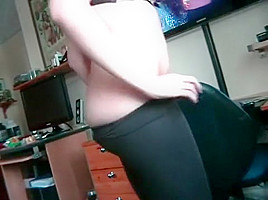 Bubble butt PAWG girlfriend gets her ass worshipped