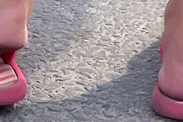 Candid Feet samples 12 (1080p quality and faces in the C4S)