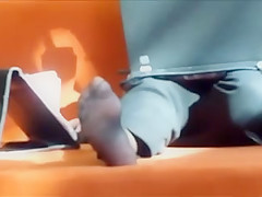 Candid milf nylon feet at airport