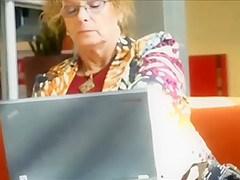 Candid milf nylon feet at airport