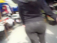 Culazo de chica con Pantalon embarrado de semen