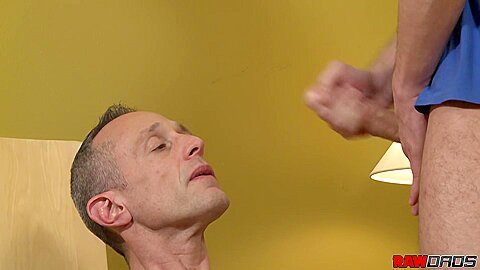 Cum guzzling compilation of muscular hunks and DILFs
