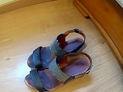 Cumshot on yummy feet