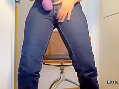 Cute Girl Masturbates In Tight Jeans