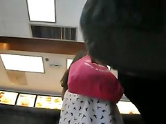 DUAS NINFETAS DELICIOSAS NA FILA