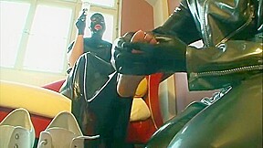 Die Gummi-klinik - 2