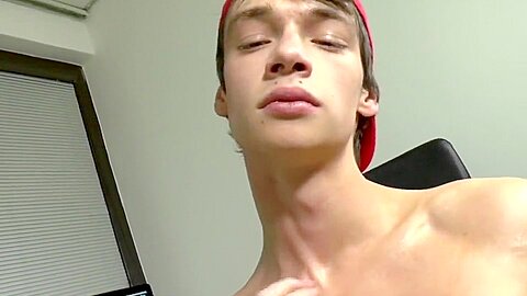 EastBoys: Alessandro Handjob In Our Office Cumshot