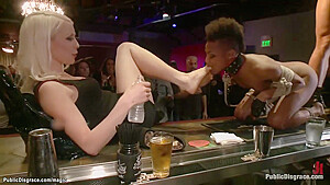 Ebony Sucks Foot And Fucks In Public