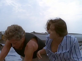 Elizabeth Hurley - Topless & - Der Skipper (1999)