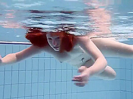 Fat teen 18+ underwater shows her bouncing body