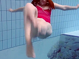 Fat teen 18+ underwater shows her bouncing body