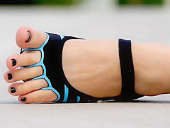 Feet 041 – Accentuating Her Long Toes