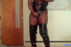 Flirtatious Ebony Shemale Talks Dirty And Wanks For You