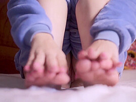 Foot Fetish, Licking Toes, Footjob Oil And Cum On Feet Cute Girl