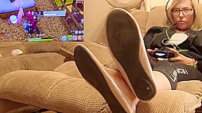 Fortnite with Bonnie: #1, no effort required Feet Soles
