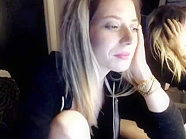 Foxxlady hears local Nashville radio says she likes being wet