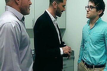 Gay Porn - Submissive Fetish Dilf Colleague 3some Banged By Top Studs 7 Min