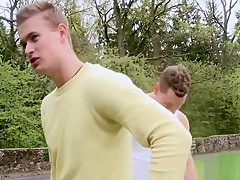Gay boyfrend spreads legs wide open getting ass fucked well