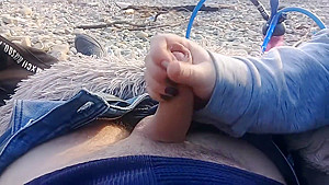 Girl sucked right on the beach near the sea