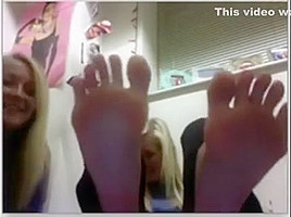 Girls Feet 18