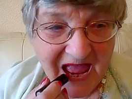Grandma Gives a Lipstick Blowjob